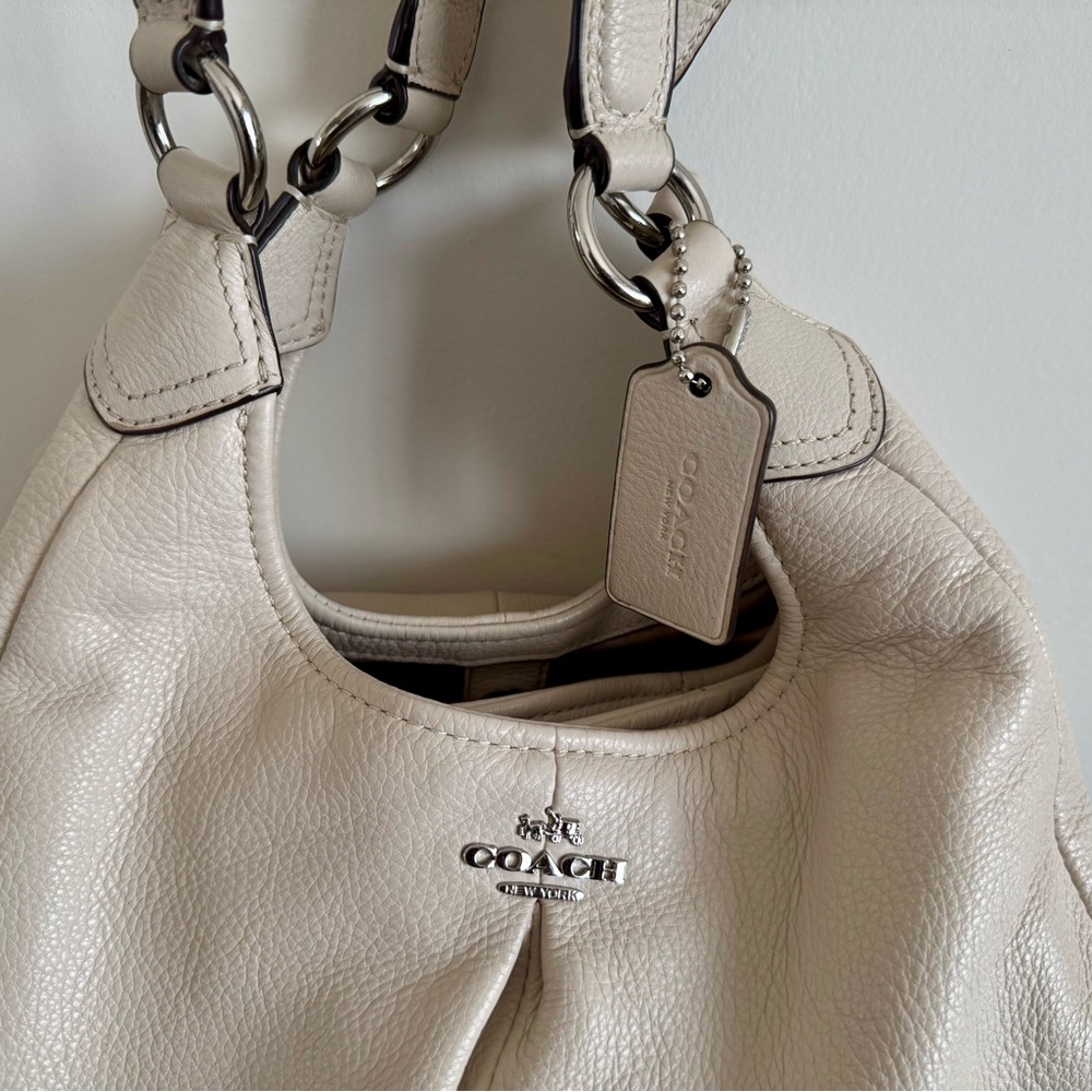 π Coach Madison Hobo Bag β Cream Pebbled Leather - Picture 8 of 11